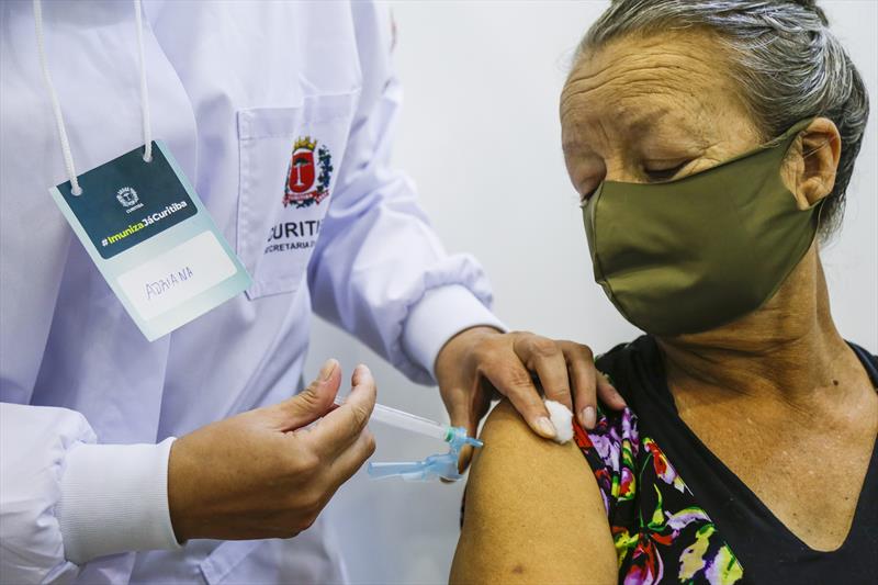 São quase 750 mil pessoas acima de 18 anos de idade (51,1%) já vacinadas com as duas doses ou a vacina de dose única. Foto: Pedro Ribas/SMCS