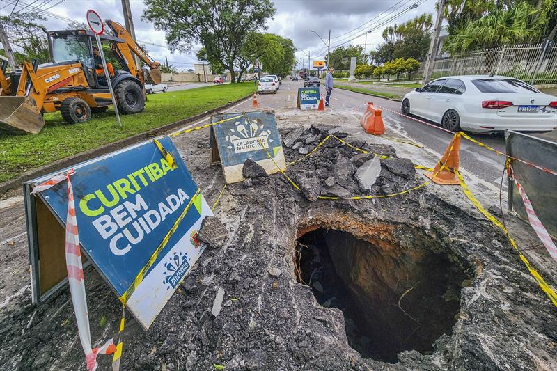 Zeladoria prepara sistema de drenagem para a época de chuvas