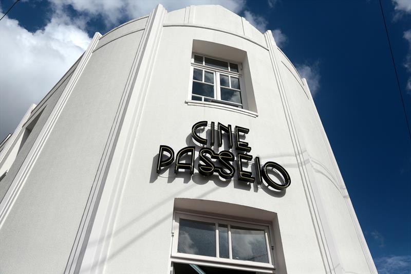 No mesmo dia em que completa três anos, o cinema de rua da Prefeitura de Curitiba transmite a festa do Oscar. Foto: Cido Marques/FCC