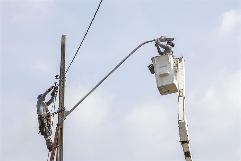 Trecho urbano da BR-277 ganha nova iluminação em tecnologia LED -  Prefeitura de Curitiba