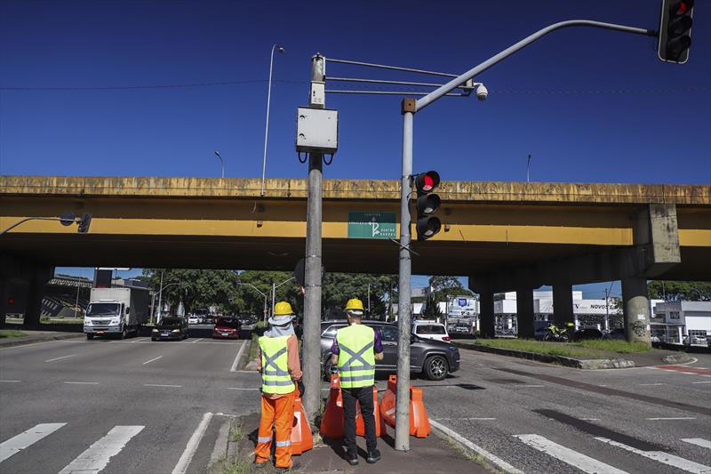 Início das mudanças no trânsito para as obras no Complexo Tarumã. Curitiba, 24/01/2023. Foto: José Fernando Ogura/SMCS.