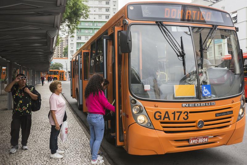 Trajeto de 22 linhas de ônibus será alterado no domingo